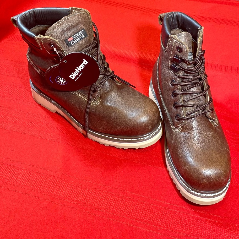 NWT DIE HARD 3M men insulated heavy duty boots leather composite toe brown, 9.5